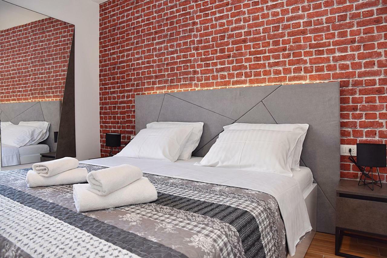Four Corners Apartment