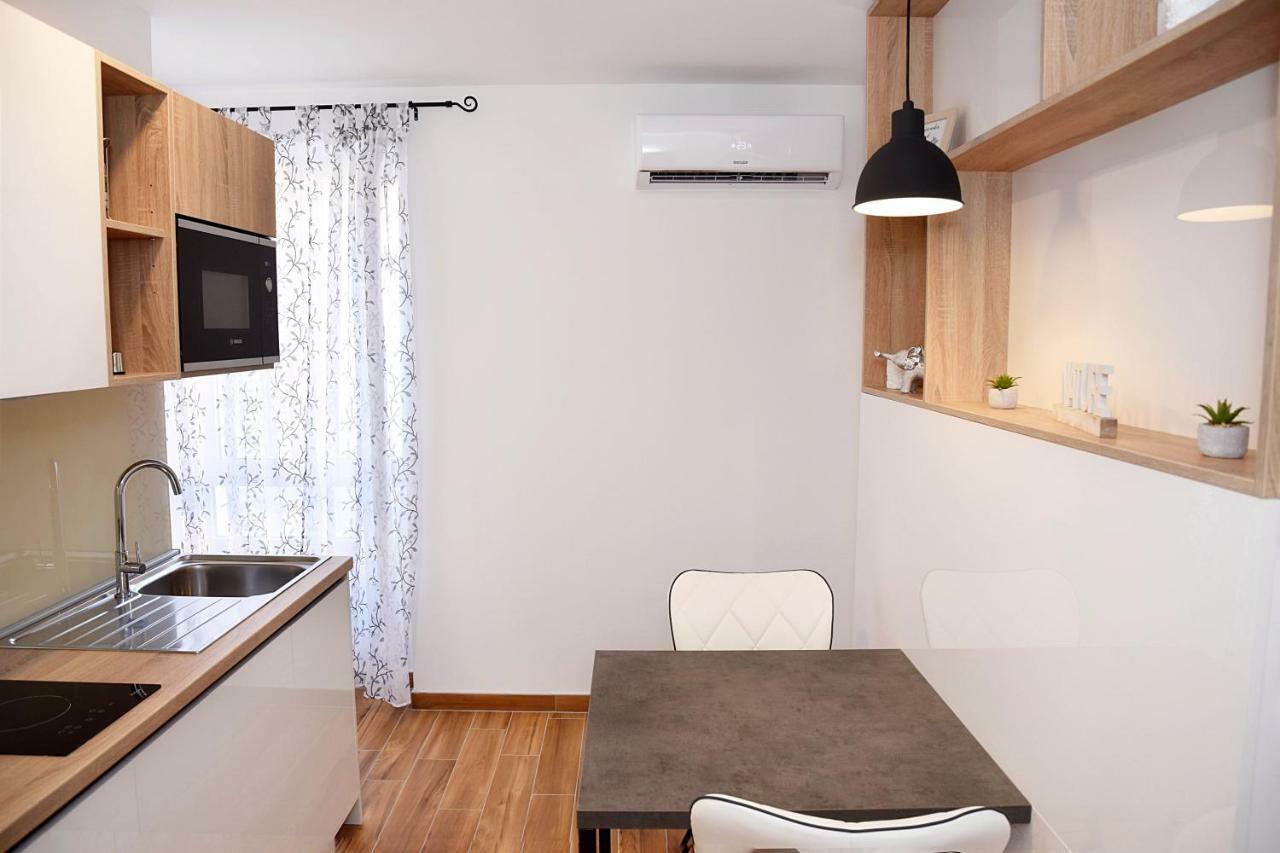 Apartment Four Corners