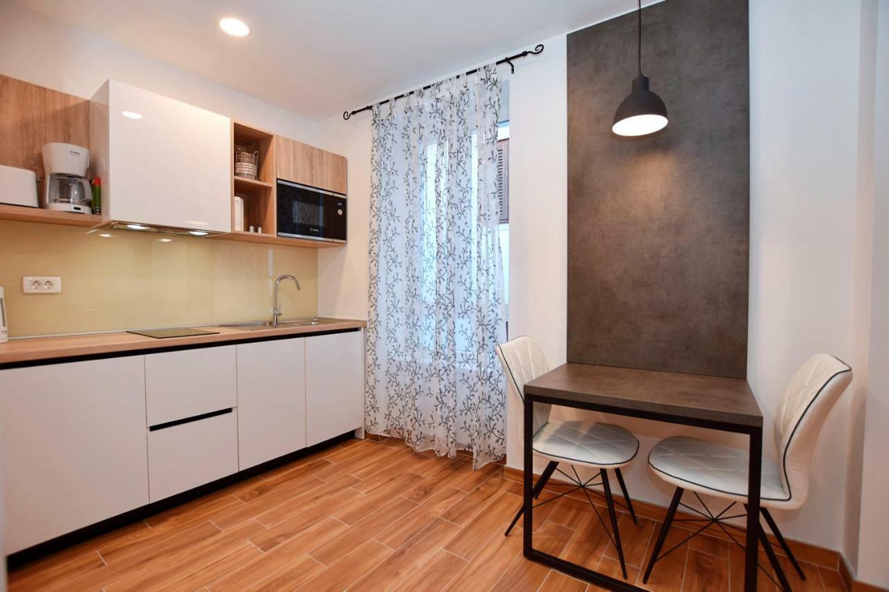 Four Corners Apartment