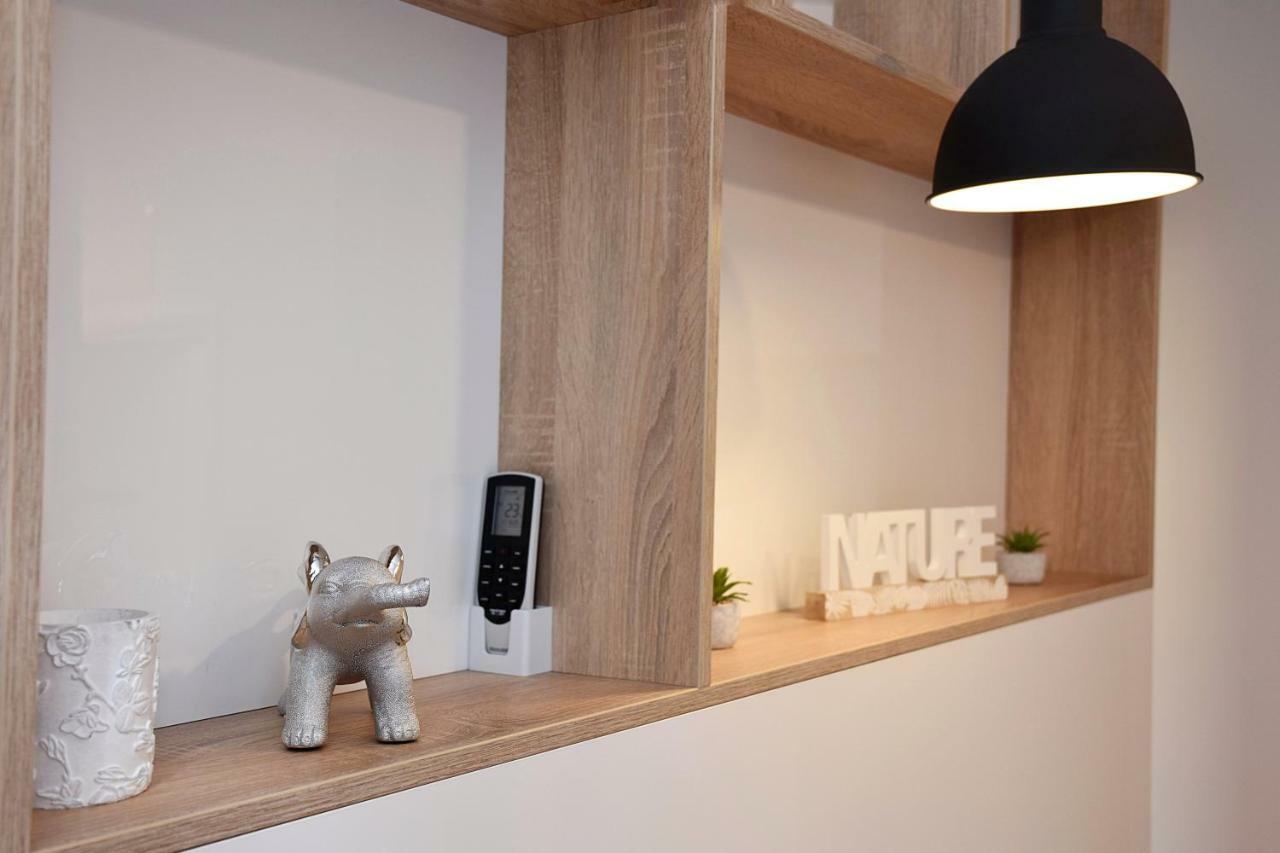 Apartment Four Corners *